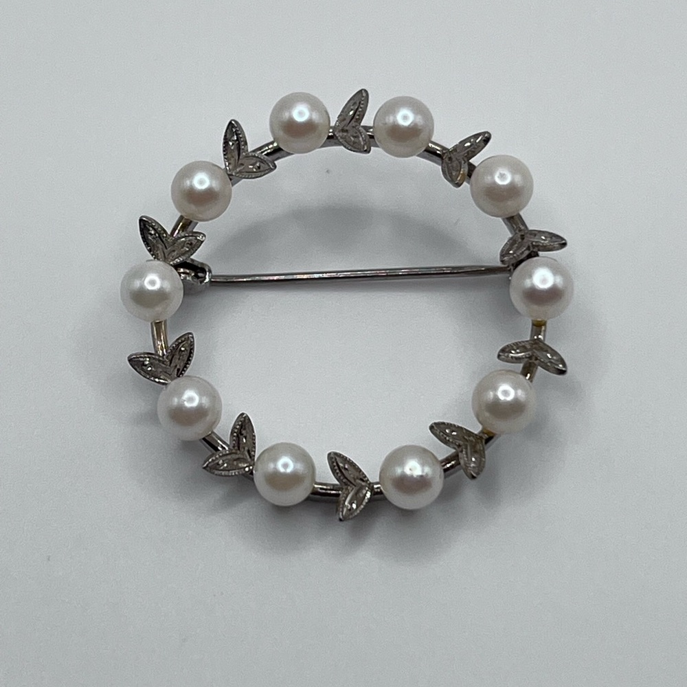 Vintage Sterling silver and pearl brooch
